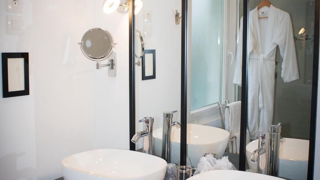 Photo of Bathroom in La Roche-Posay