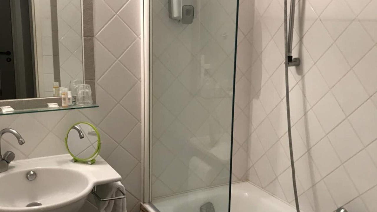 Photo of Bathroom in Clam