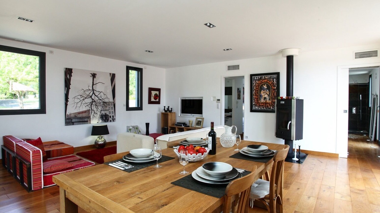 Photo of Livingroom in Saint-Jean-d'Eyraud