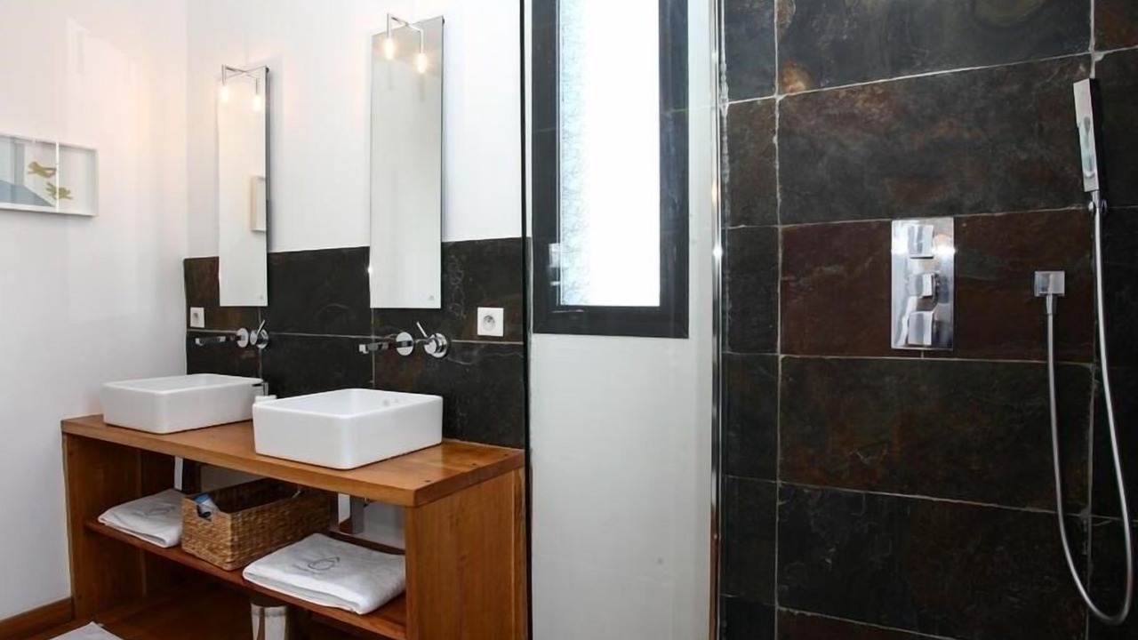 Photo of Bathroom in Saint-Jean-d'Eyraud