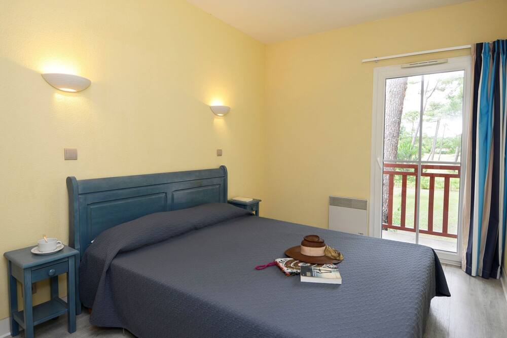 Photo of Bedroom in Gujan-Mestras