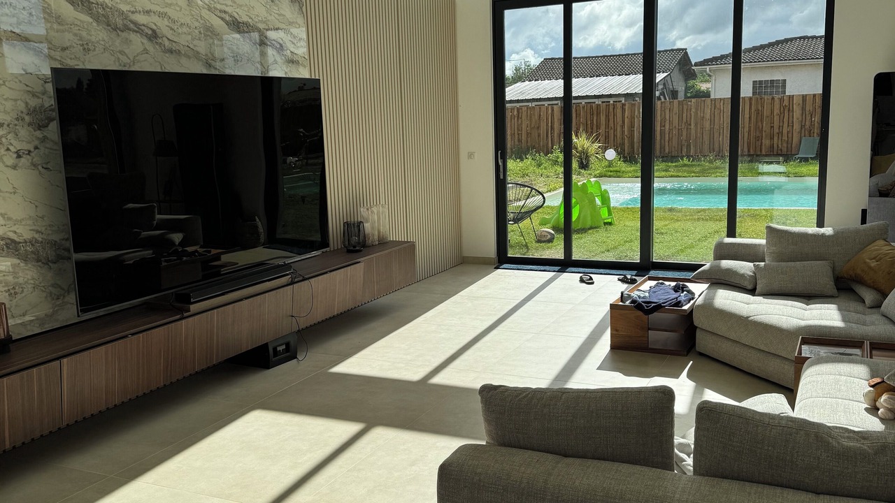Photo of Livingroom in Ambares-et-Lagrave