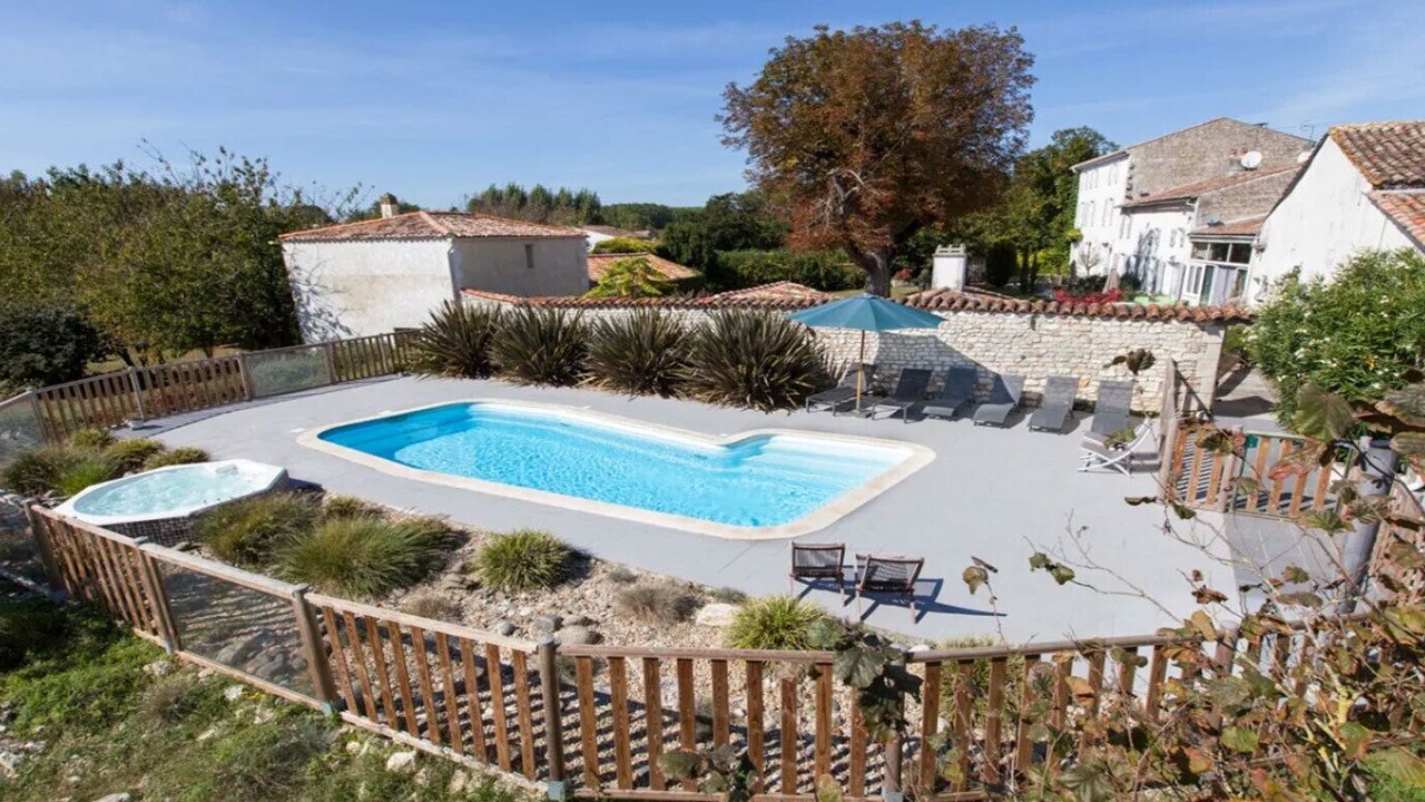 Photo of Outdoor in Saint-Romain-de-Benet
