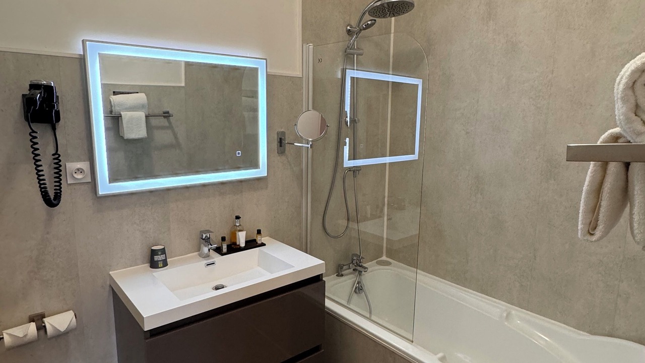 Photo of Bathroom in Le Temple-sur-Lot