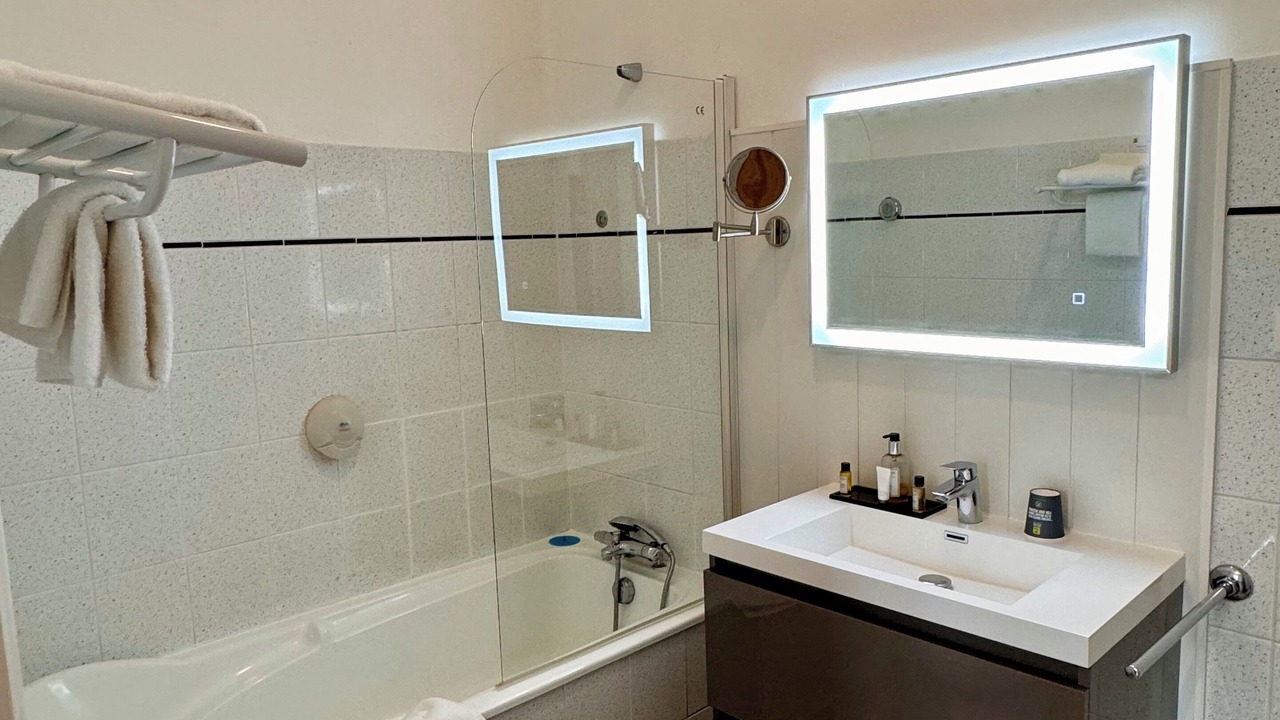 Photo of Bathroom in Le Temple-sur-Lot
