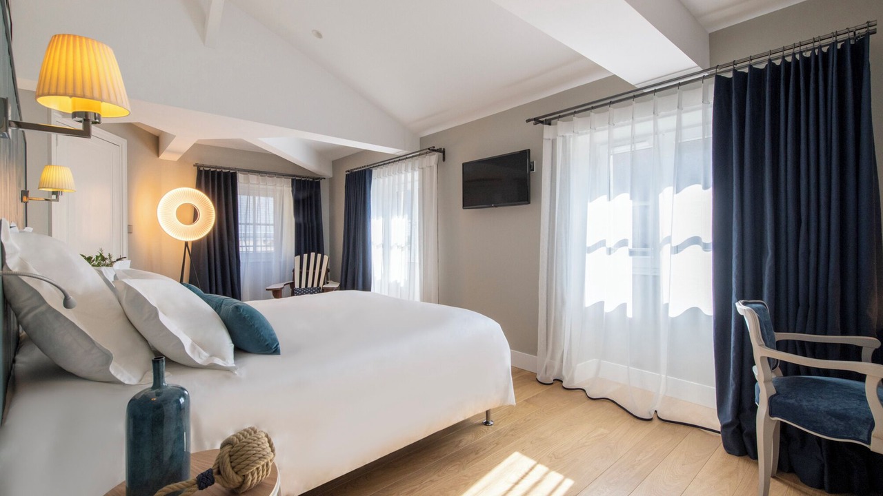 Photo of Bedroom in La Rochelle City Centre