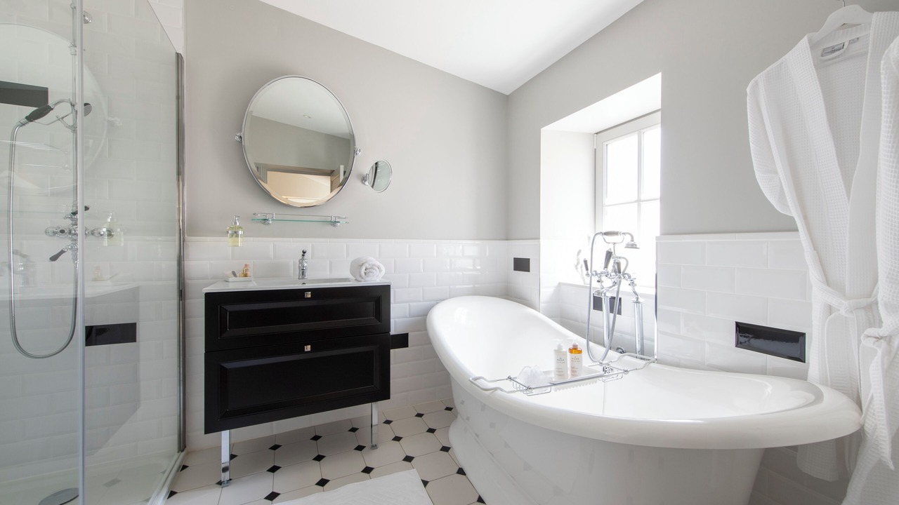 Photo of Bathroom in La Rochelle City Centre