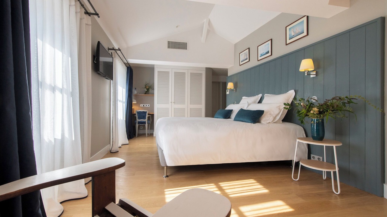 Photo of Bedroom in La Rochelle City Centre