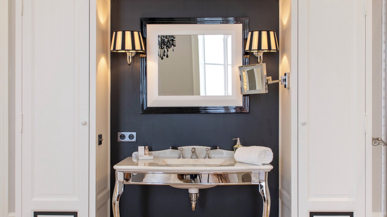Photo of Bathroom in La Rochelle City Centre