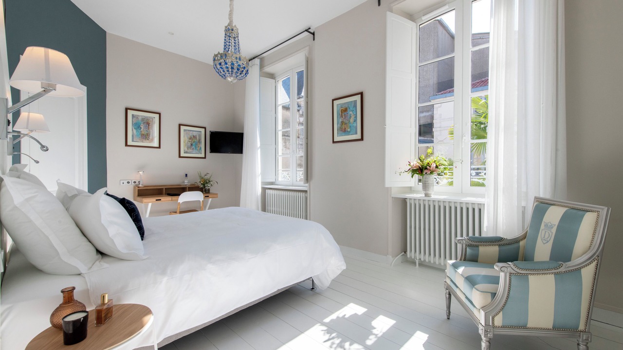 Photo of Bedroom in La Rochelle City Centre