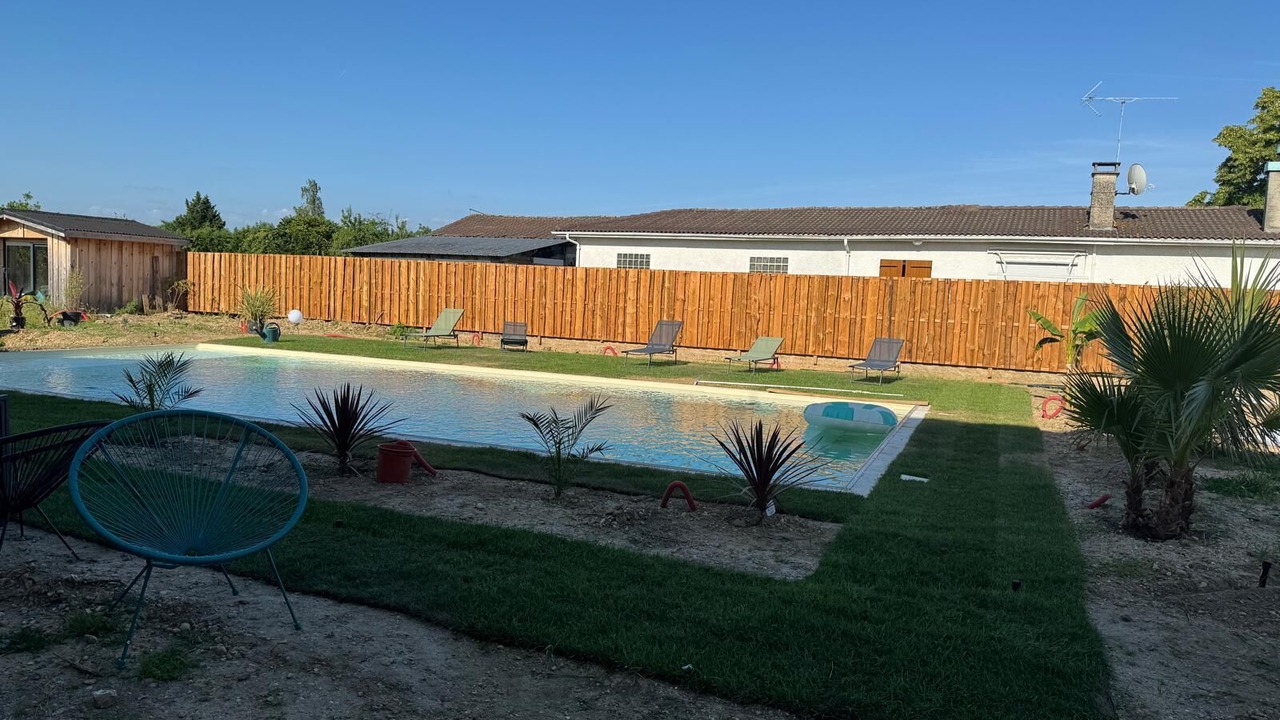 Photo of Outdoor in Ambares-et-Lagrave