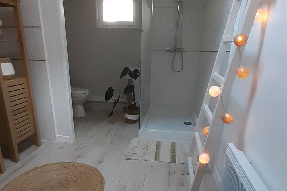 Photo of Bathroom in Authon-Ebeon