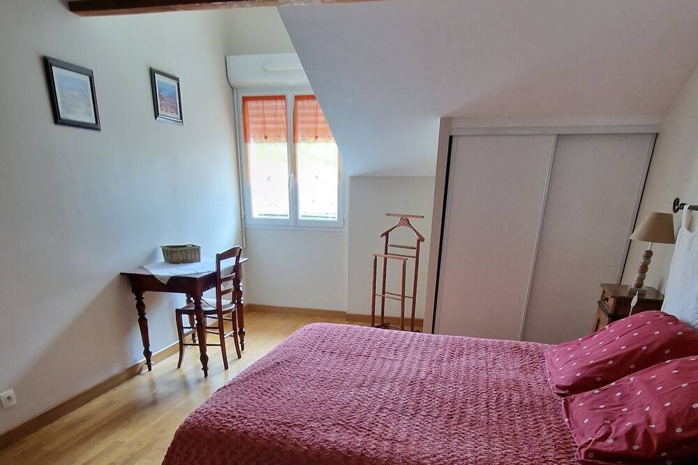 Photo of Bedroom in Angoume