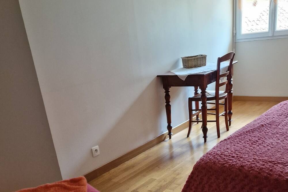 Photo of Bedroom in Angoume