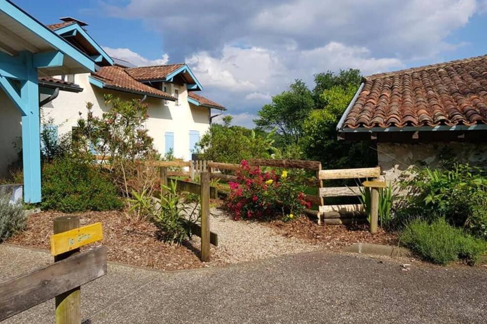 Photo of Outdoor in Angoume