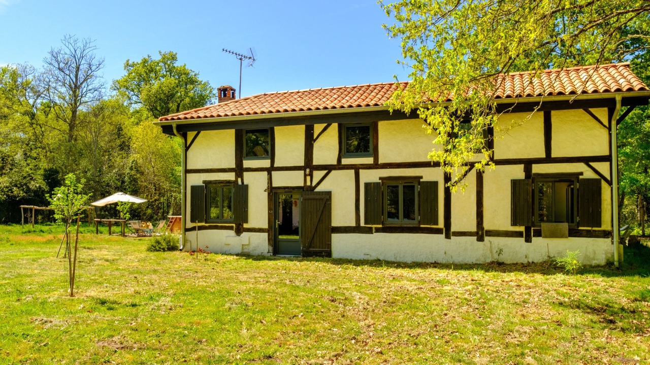 Photo of Outdoor in Luglon