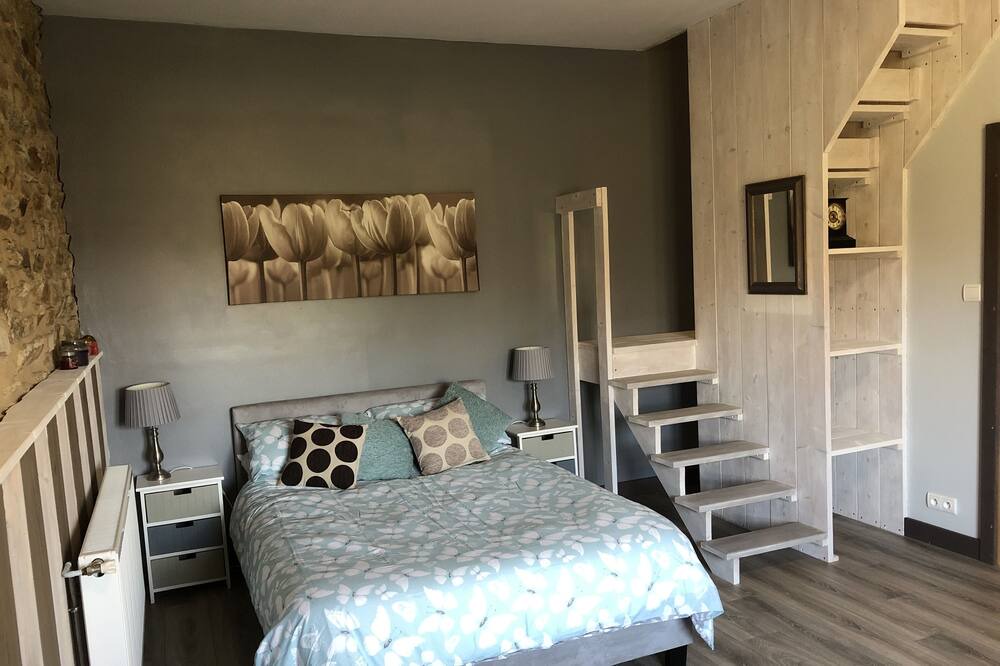 Photo of Bedroom in Mialet