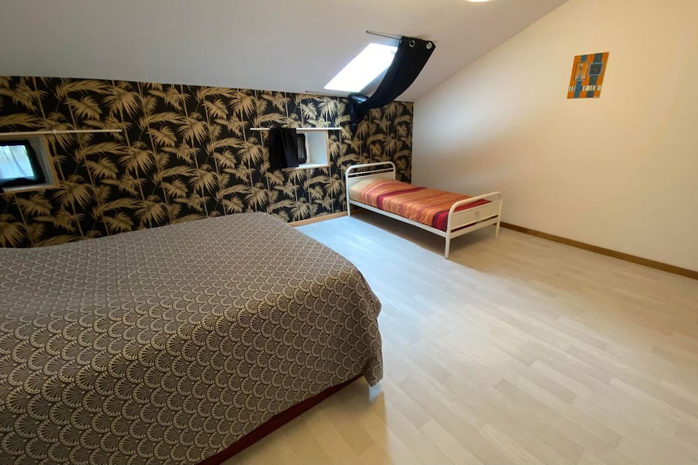 Photo of Bedroom in Savigne