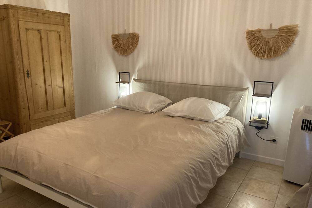 Photo of Bedroom in Lalinde