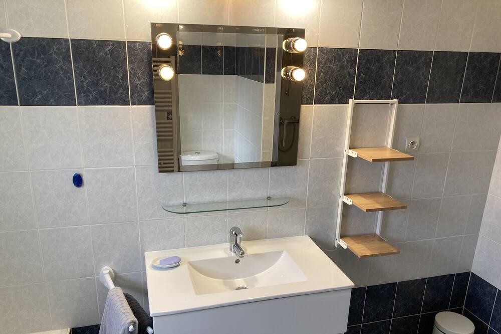 Photo of Bathroom in Lalinde
