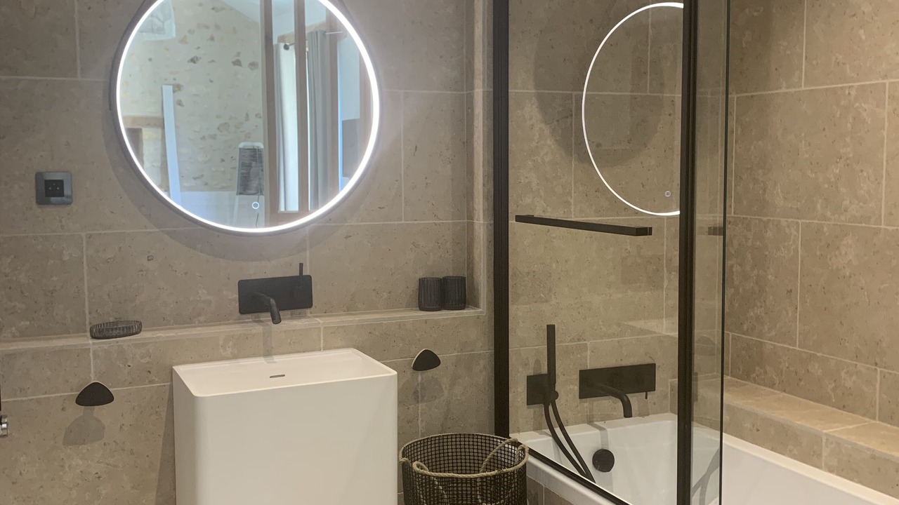 Photo of Bathroom in Sainte-Alvere-Saint-Laurent-les-Batons
