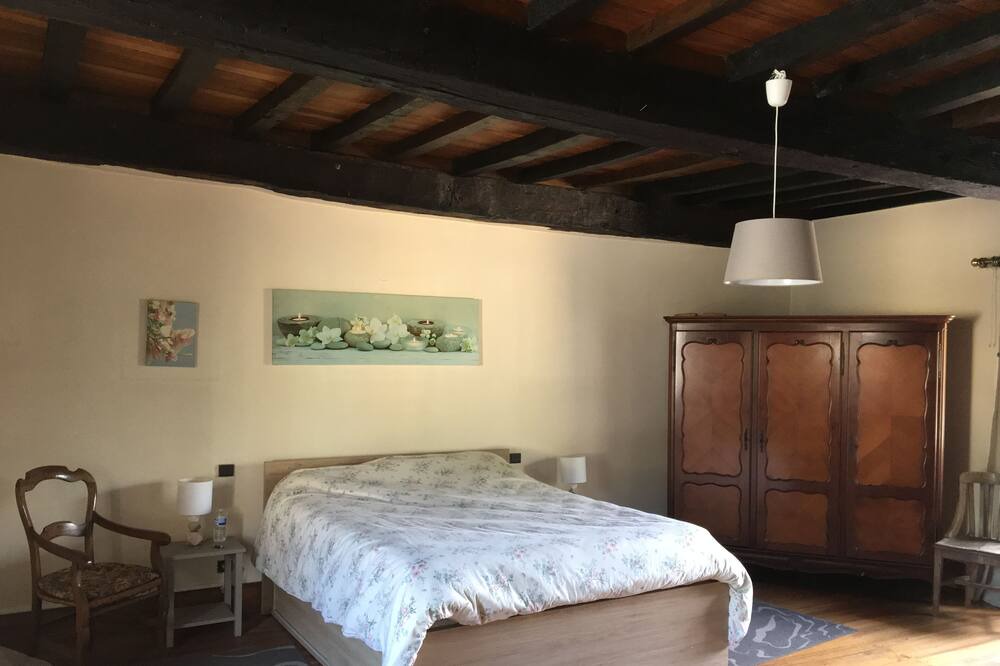 Photo of Bedroom in Saint-Capraise-de-Lalinde