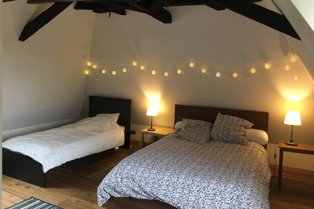 Photo of Bedroom in Saint-Capraise-de-Lalinde