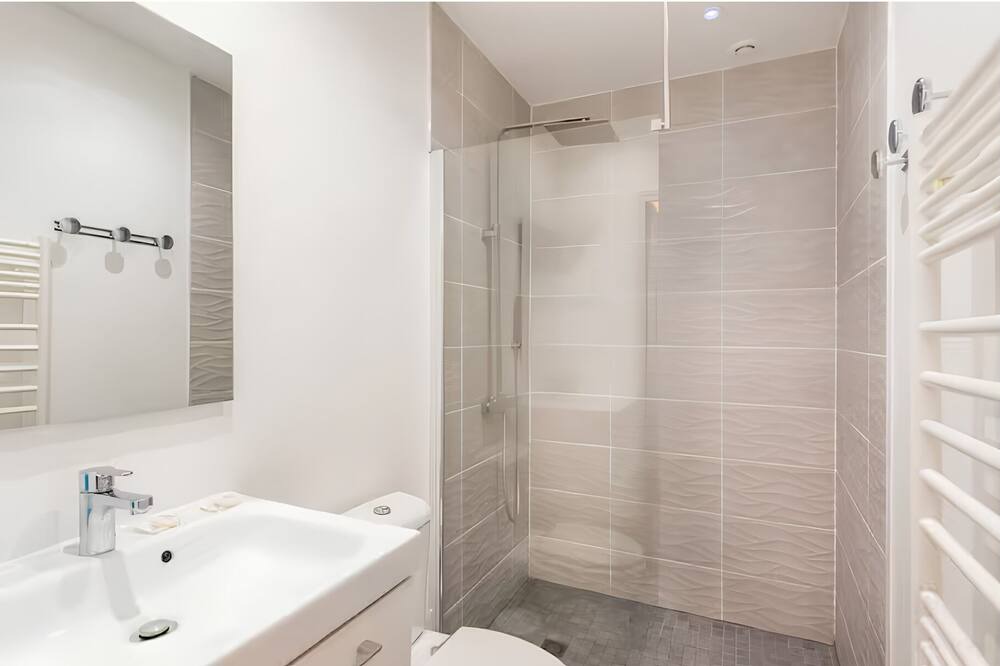 Photo of Bathroom in Chartrons