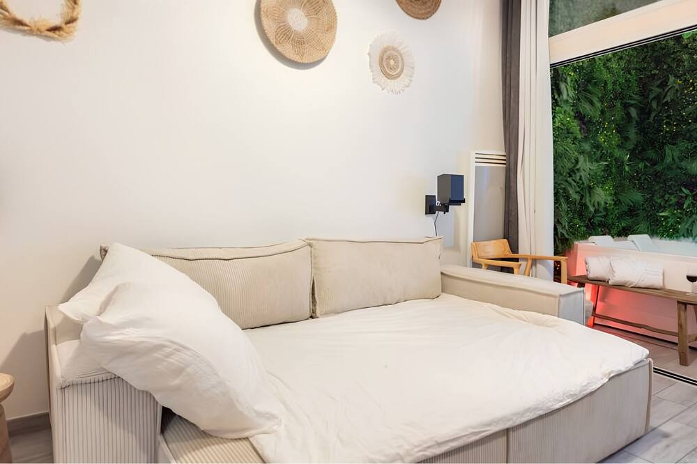 Photo of Bedroom in Chartrons