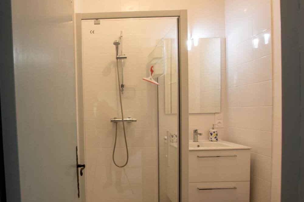 Photo of Bathroom in Puyguilhem