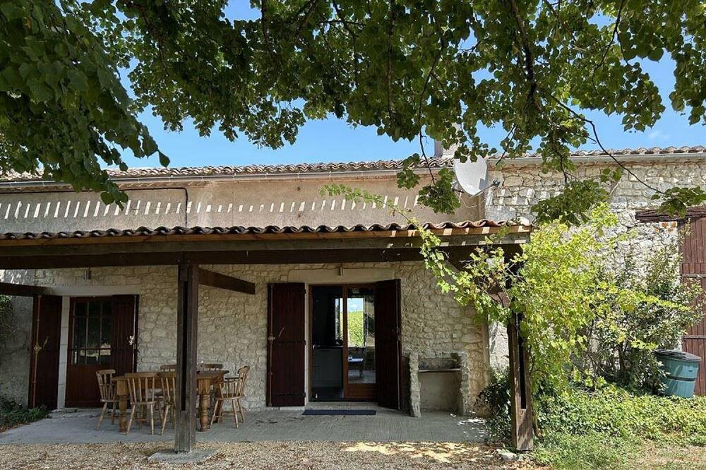 Photo of Outdoor in Puyguilhem