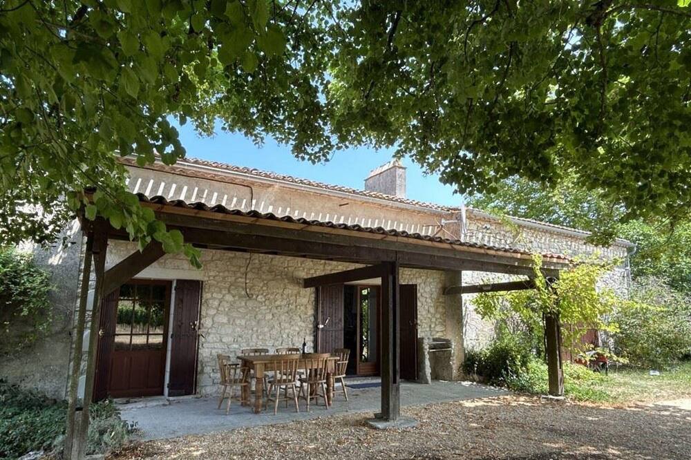 Photo of Outdoor in Puyguilhem