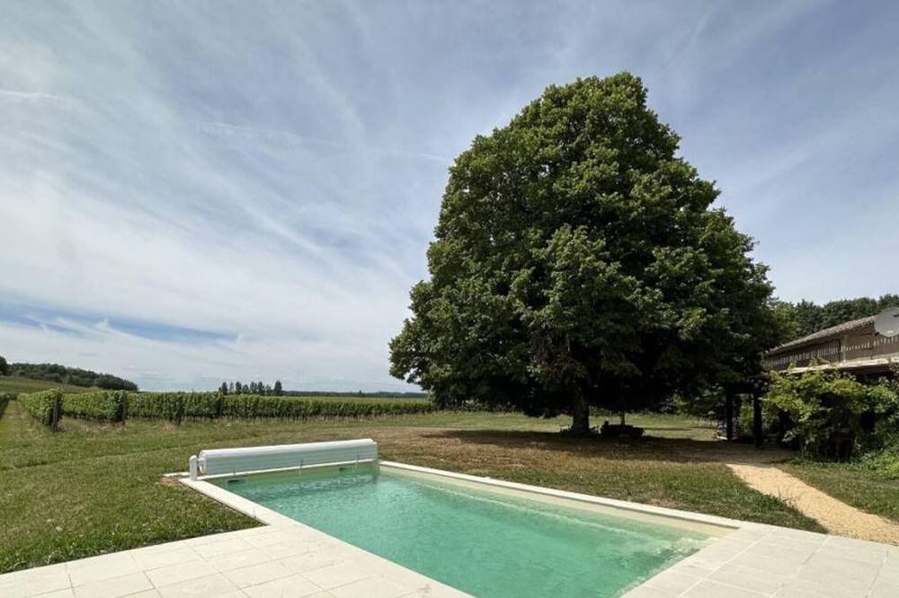 Photo of Outdoor in Puyguilhem