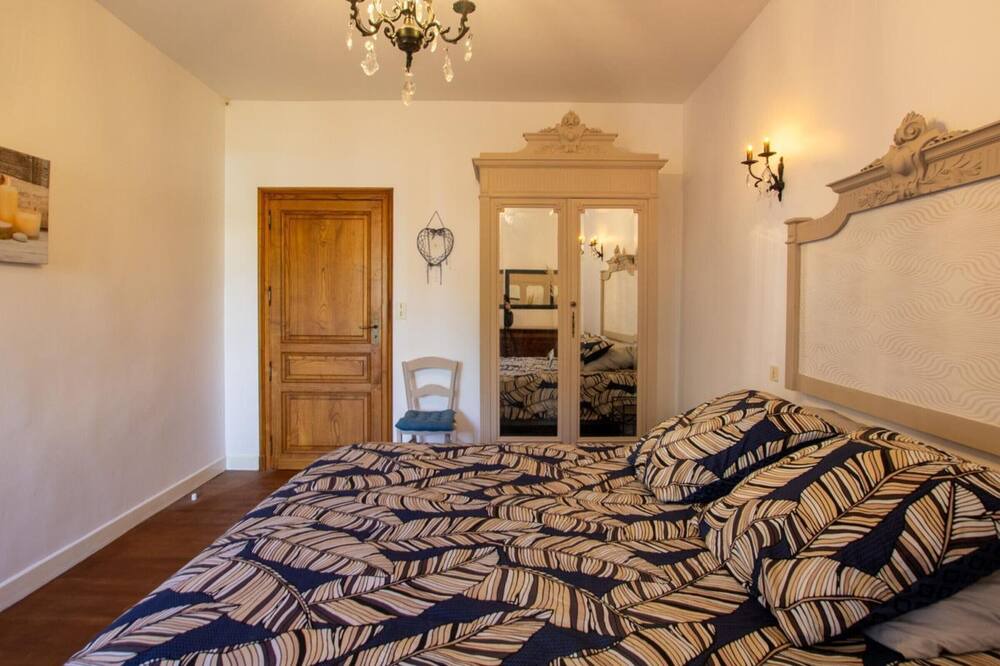 Photo of Bedroom in Eyzerac