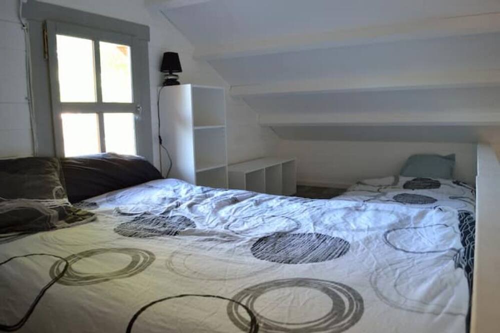 Photo of Bedroom in Villenave-d'Ornon