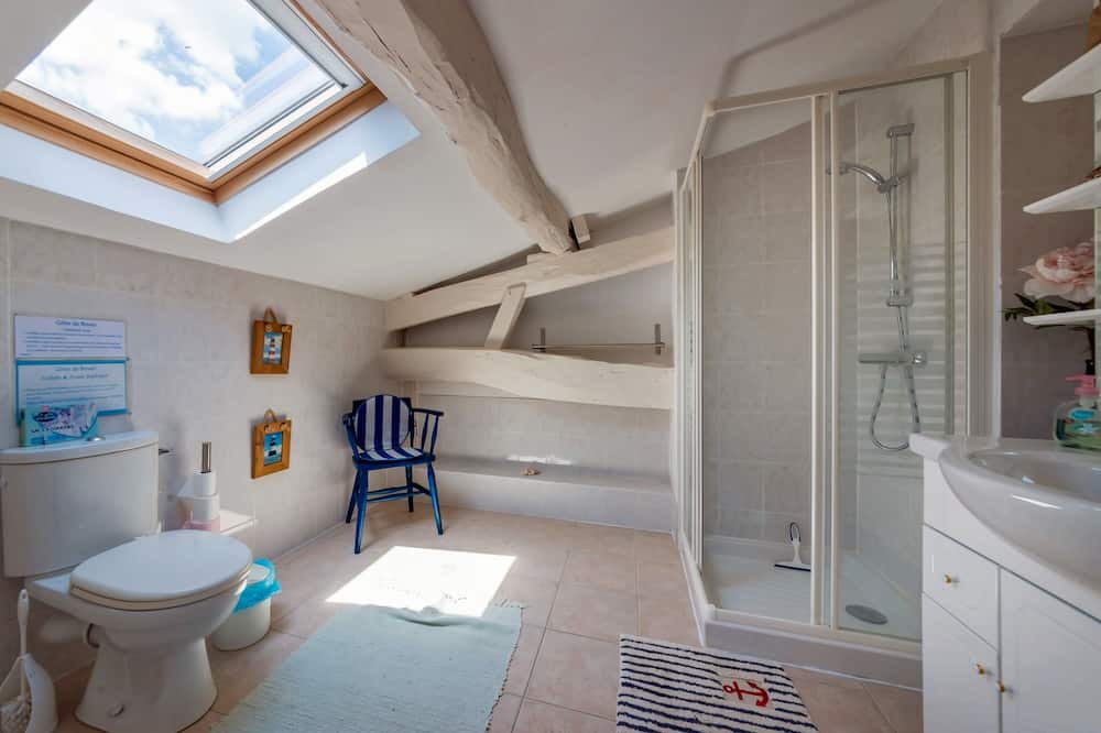 Photo of Bathroom in Brives-sur-Charente
