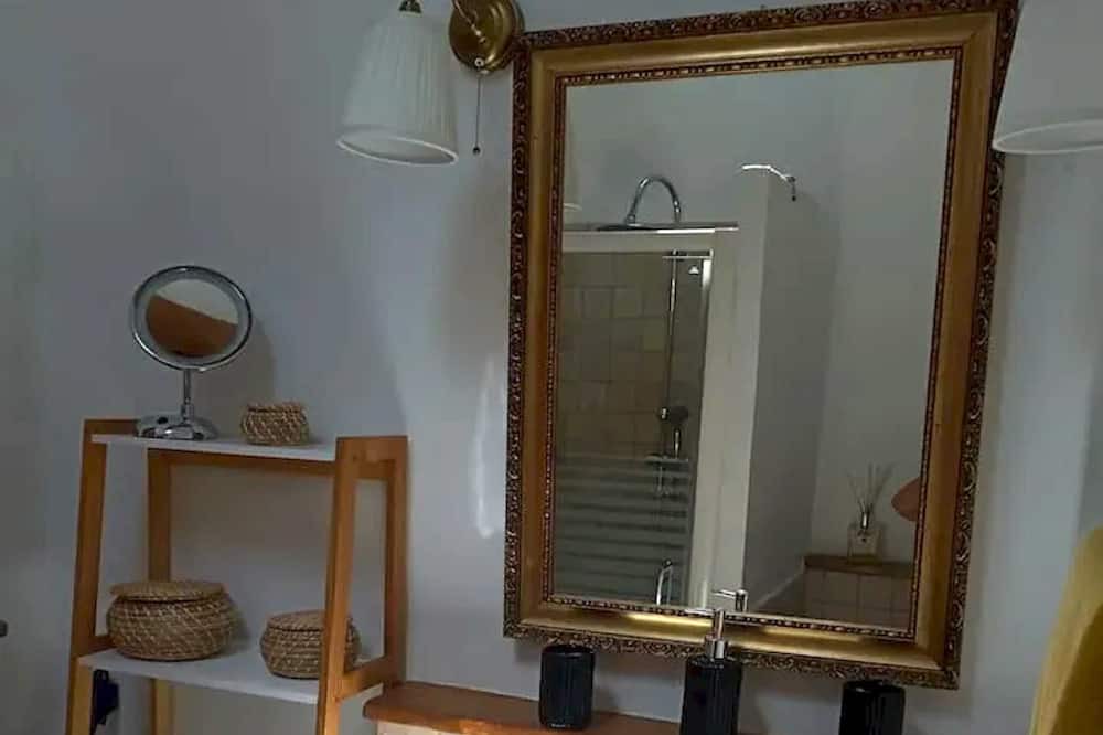 Photo of Bathroom in Courthezon