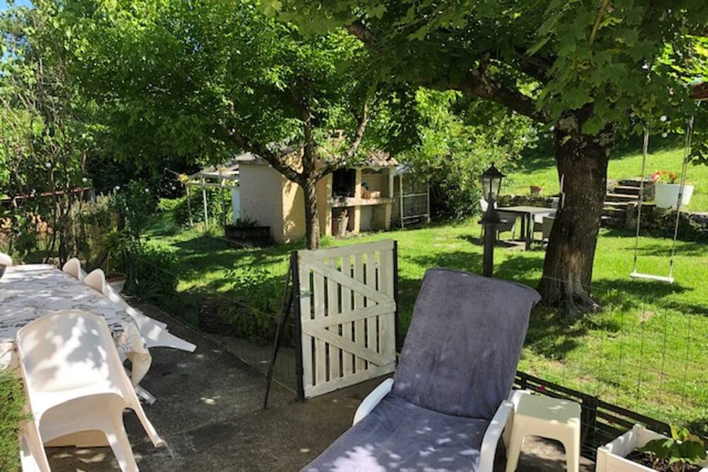 Photo of Outdoor in Sainte-Croix-Du-Mont