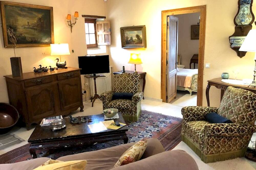 Photo of Livingroom in Sainte-Croix-Du-Mont