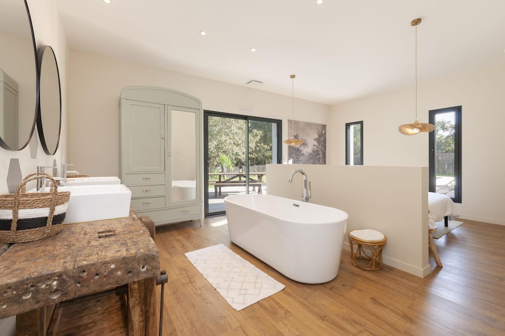Photo of Bathroom in Canenx-et-Reaut