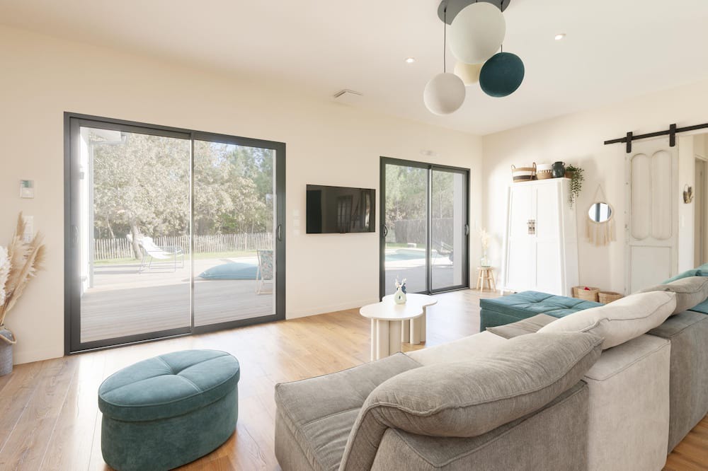 Photo of Livingroom in Canenx-et-Reaut