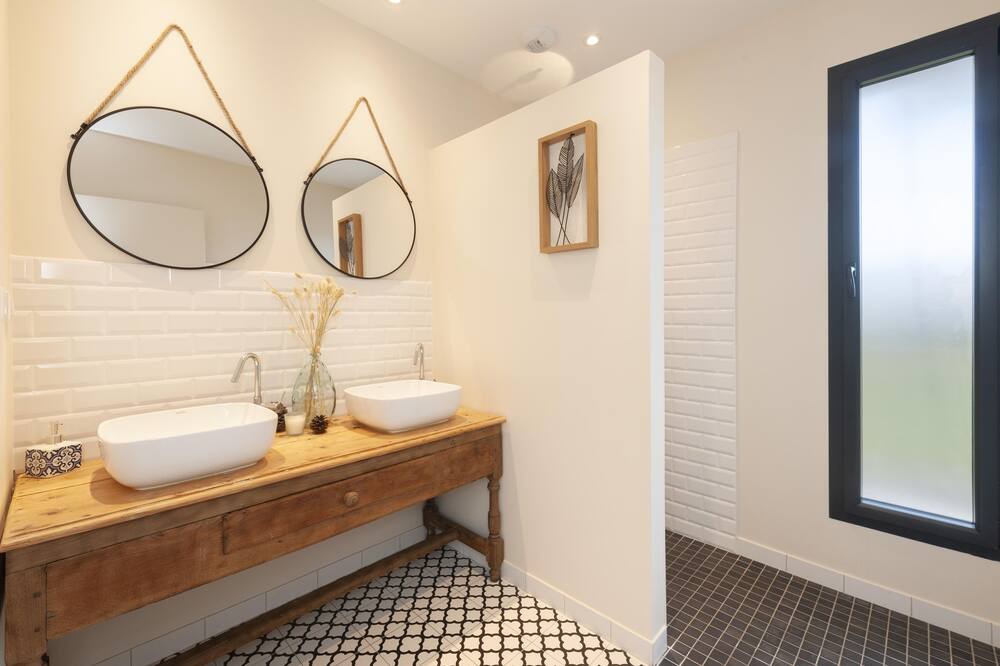 Photo of Bathroom in Canenx-et-Reaut