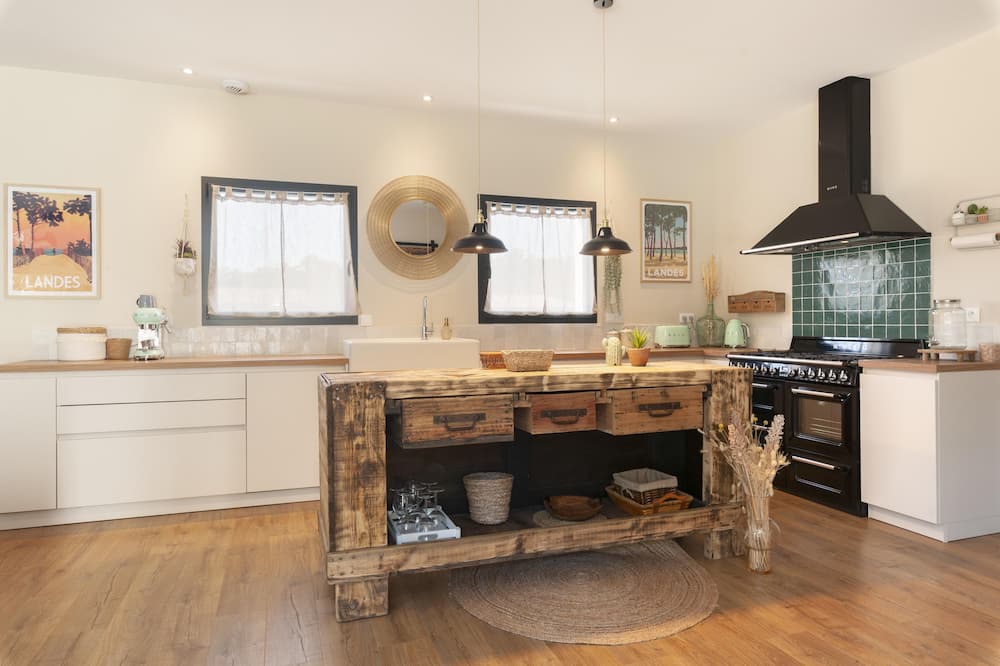 Photo of Kitchen in Canenx-et-Reaut