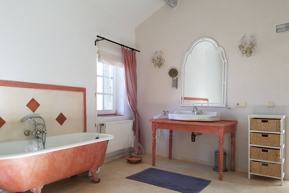 Photo of Bathroom in Seguret