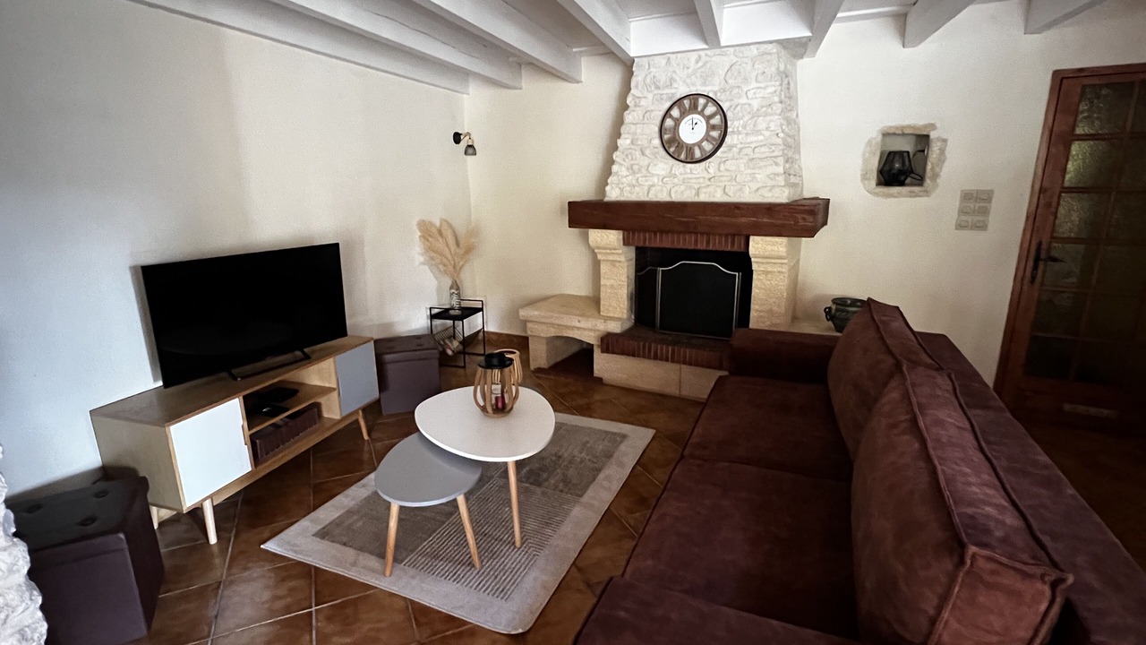 Photo of Livingroom in Authon-Ebeon