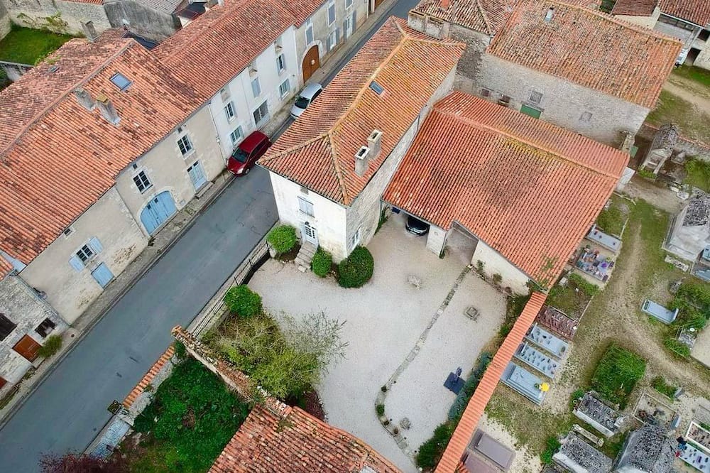 Photo of Outdoor in Tusson