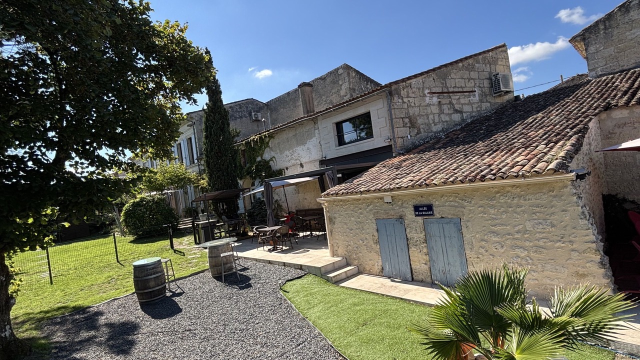 Photo of Outdoor in Saint-Estephe