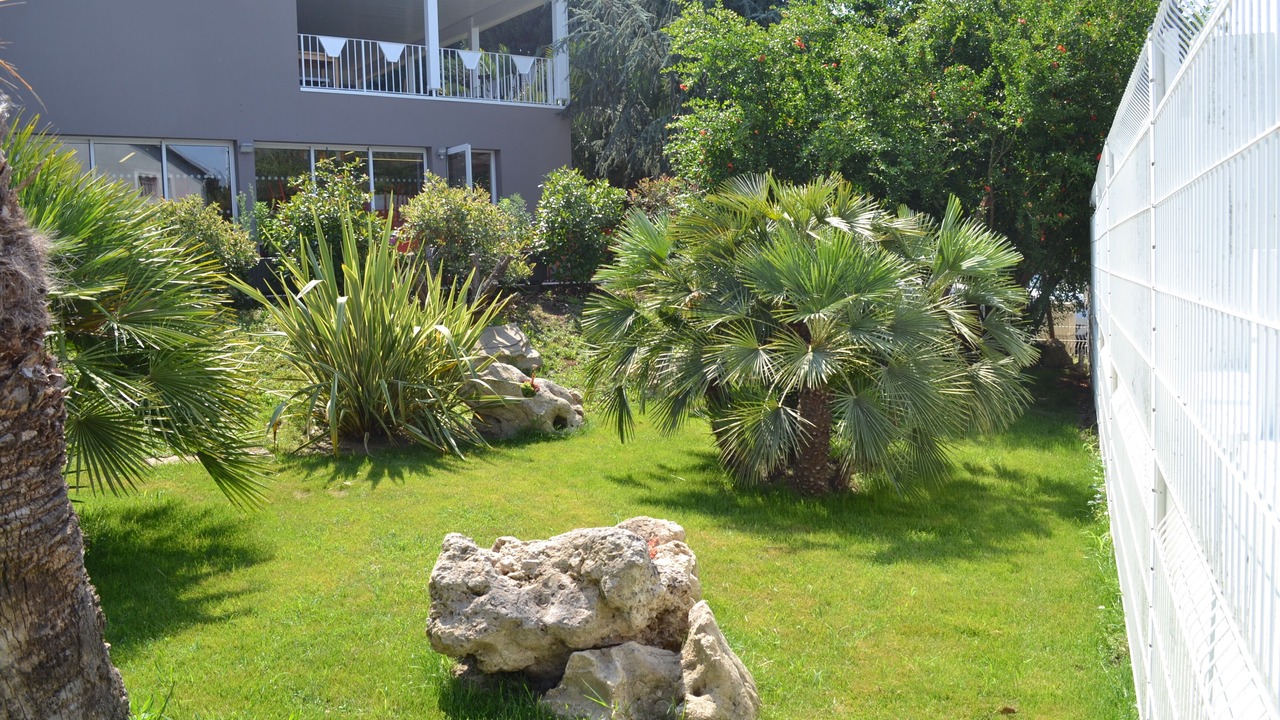 Photo of Outdoor in Cenon