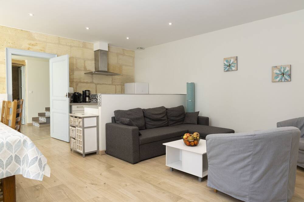 Photo of Livingroom in Naujan-et-Postiac