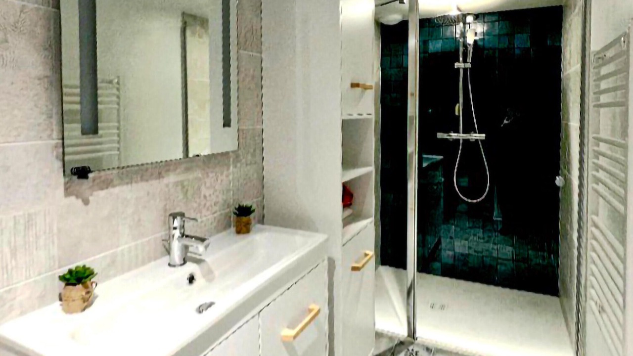 Photo of Bathroom in Coulon